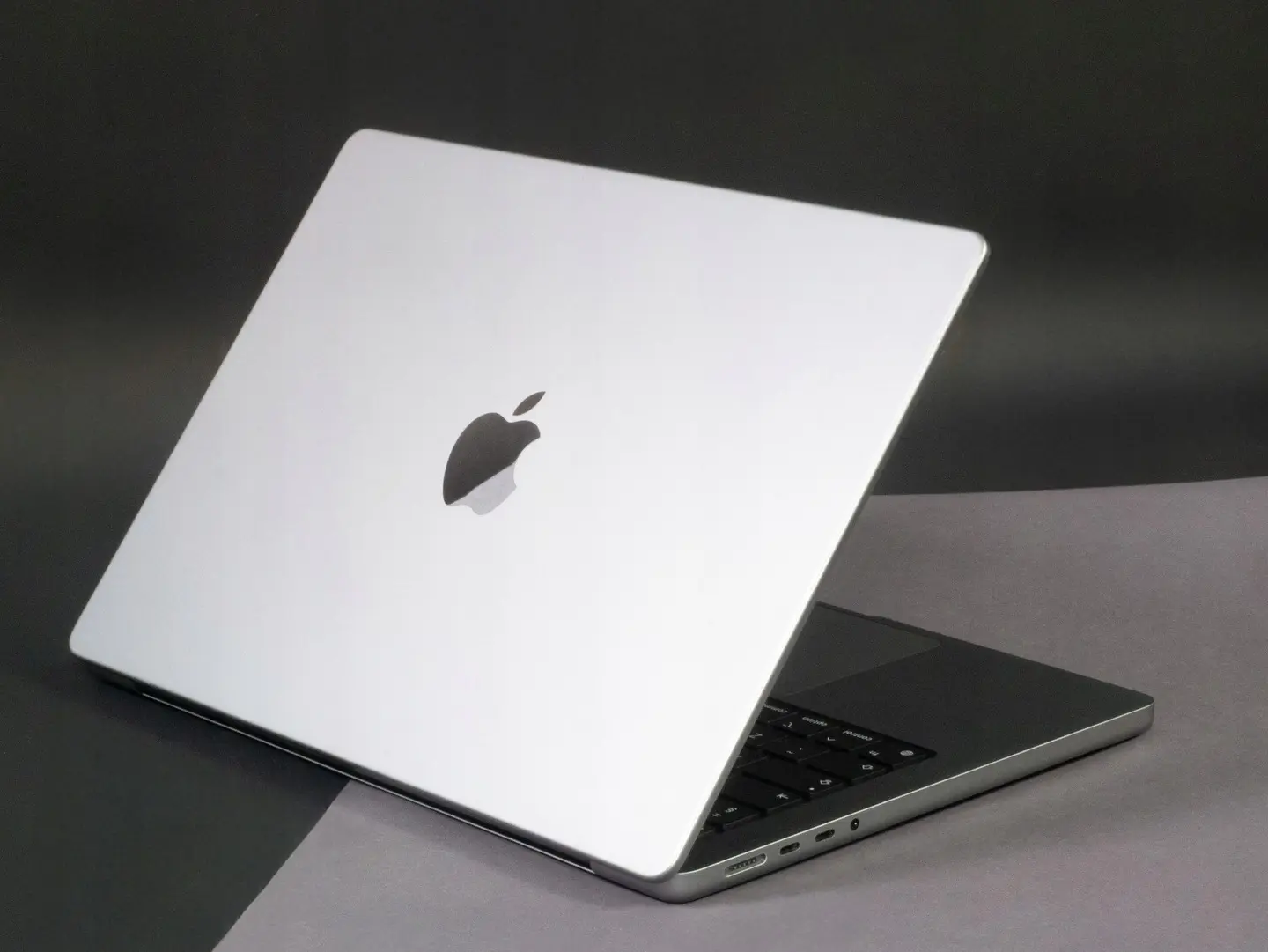 Porty MacBooka Pro M1 Pro